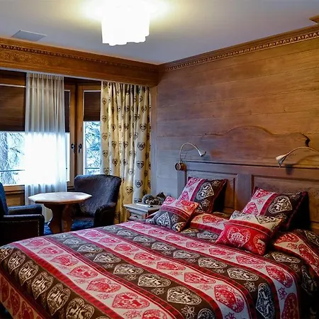 Collina Luxury For 8 People, View, Balconies, Wifi, Tv, Free Parking 度假居 圣莫里茨